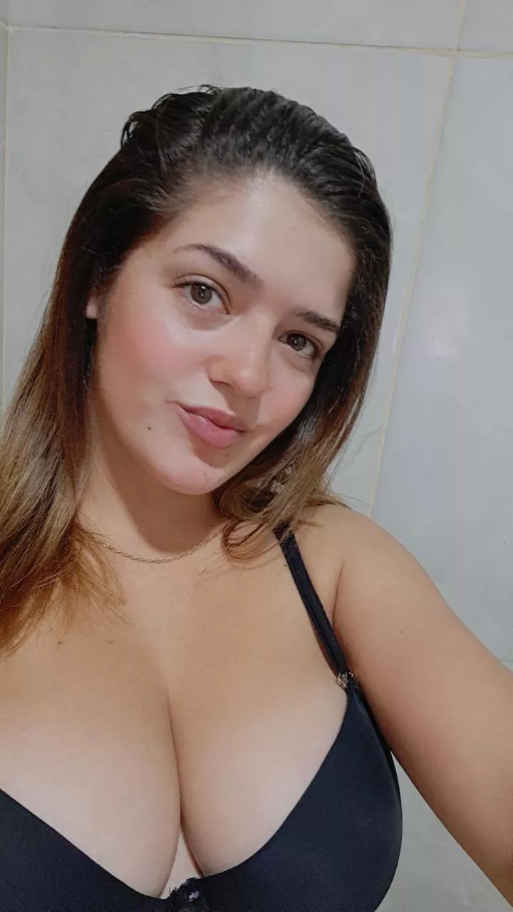 Friday 1-10, 23 years latin posted by valentina61842