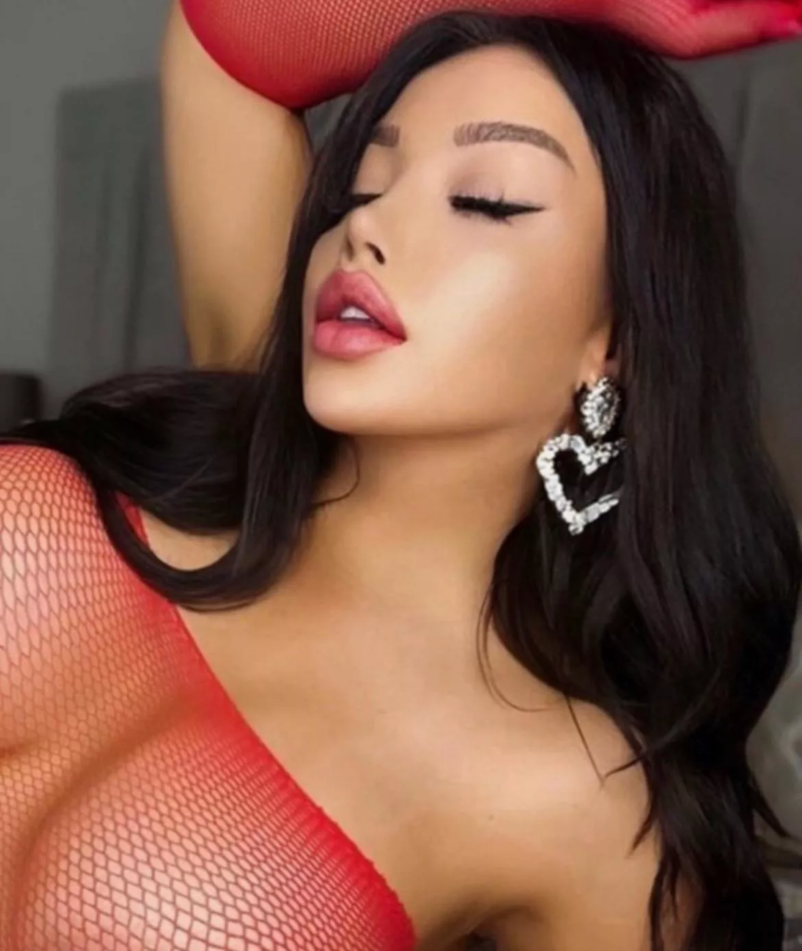 Good morning - you catch me in bed like this , what are you doing next ? posted by Chloeroseuk9