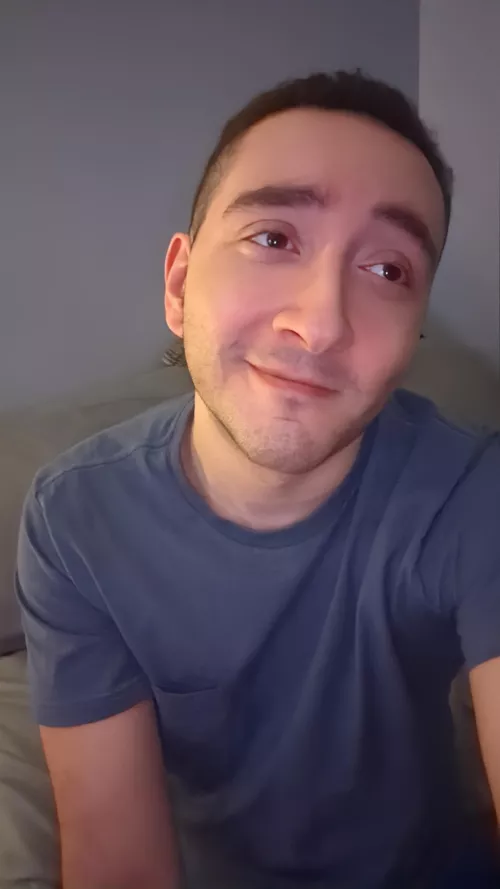 Happy Friday! 😄 Looking forward to games and plenty of sleep this weekend 🤭 by Buckyboii