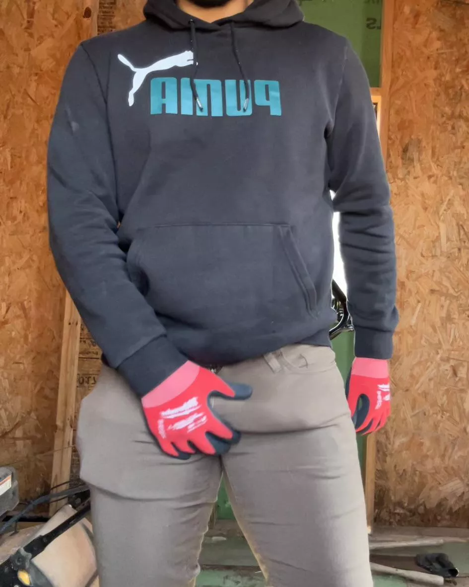 Hard(ly) working. posted by arquerodeplata