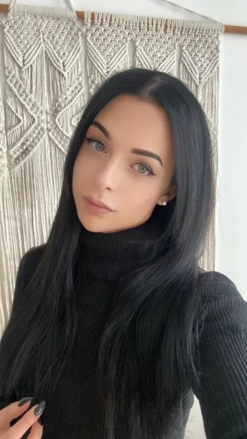 Hello, I'm Vikki) First post here by Tulipcakeki