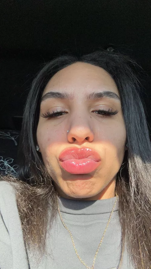 how is my pout 1-10? by SweetAriannaa