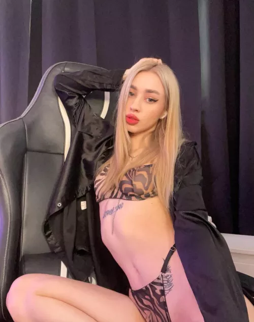 I'm bored today. by Kittybookse