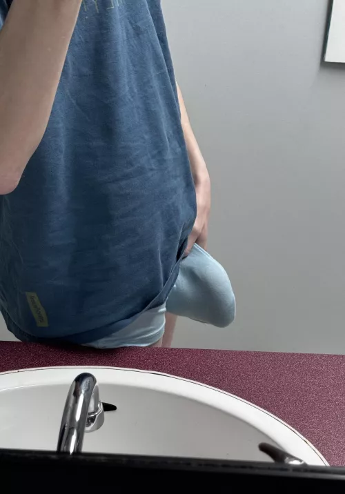 I’m just hanging by 8l6gD