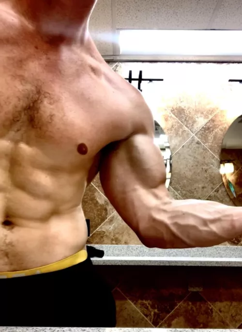 Insane pump. I need something to squeeze by AboveAvgPersonality