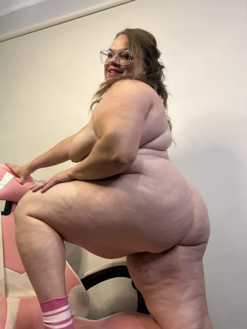 Is my ass big enough ?  by onlyjaynefan