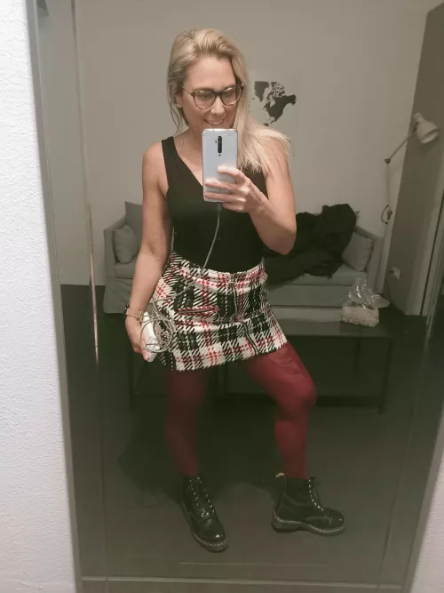 Just a simple out out selfie in tights and skirt by theamberpreston