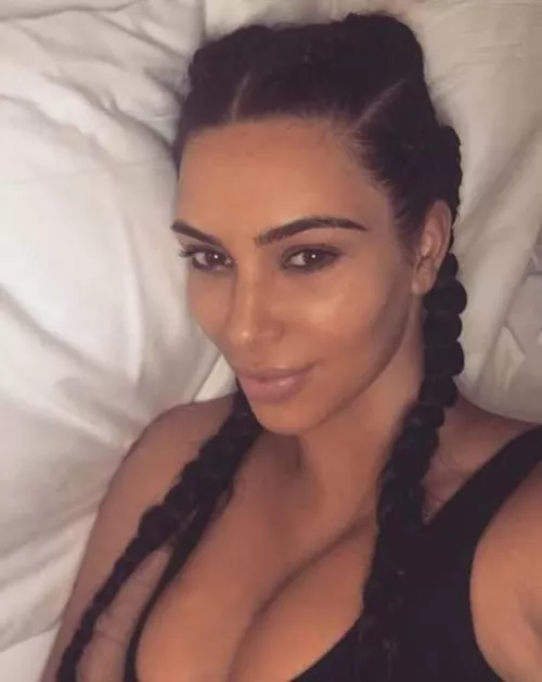 Kim Kardashian  by bobtheepicgamer0