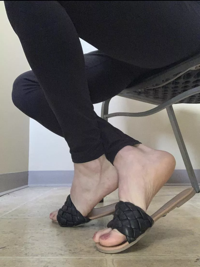 Milf feet! posted by jackiegrl10