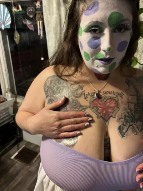 Oiled up w/ nowhere to go 🙄 by KitanasKillers