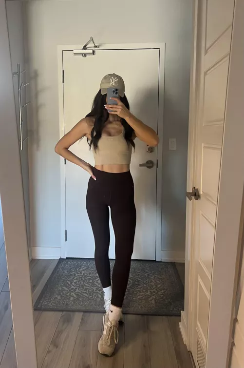 Rip these off me and ring them around my neck as a leash by labeloiseau