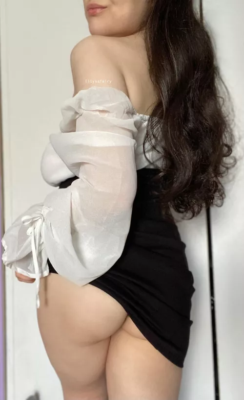 Shhh don't tell anyone by lilysafairy