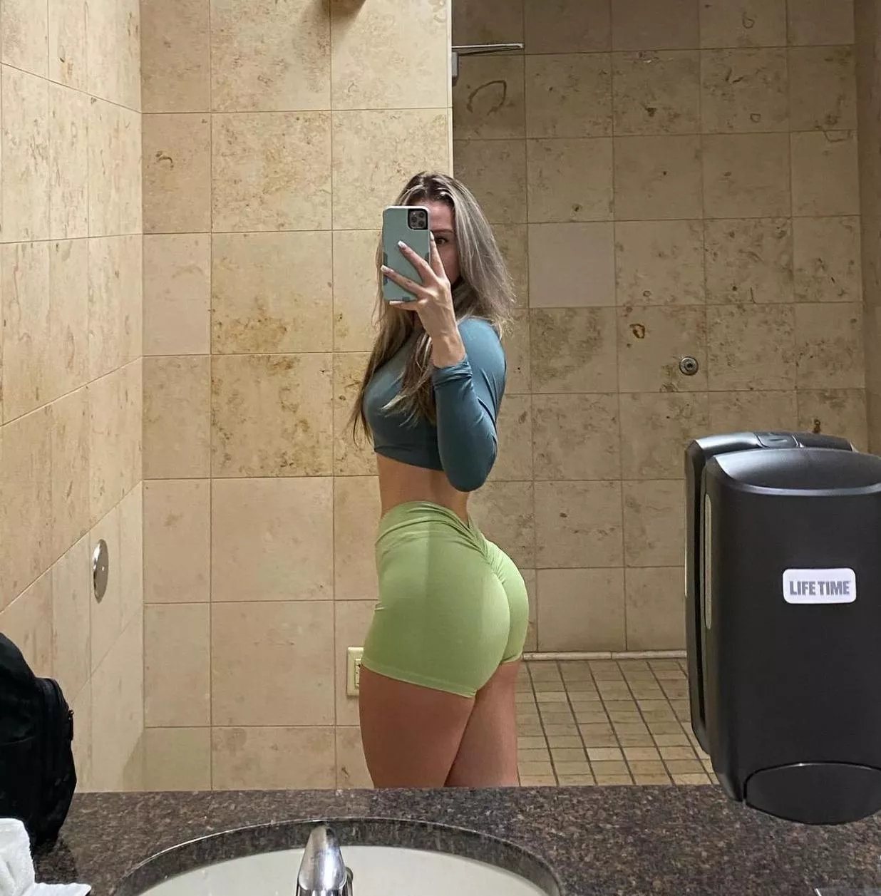 Short leggings are hotter than long ones posted by marialana1996