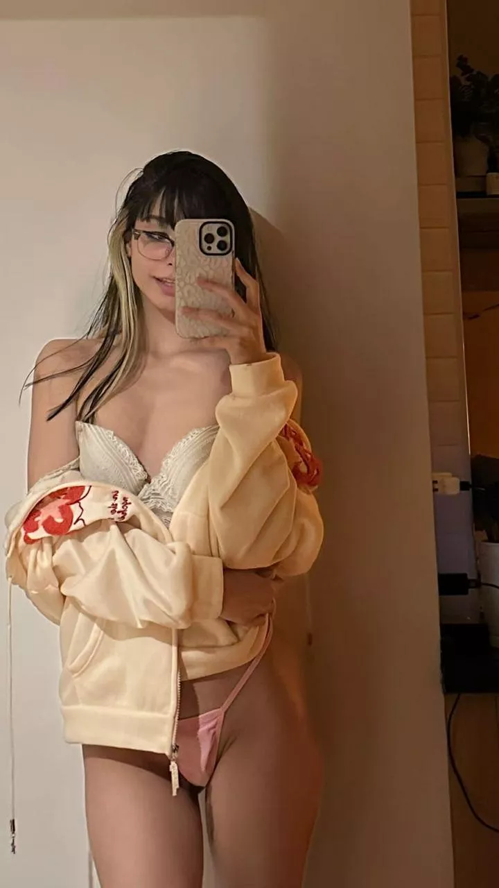 Since you guys think I shold post more. posted by petitleaxx