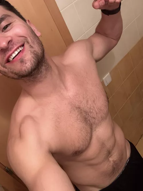 Smiling at life and at you by Isiwak