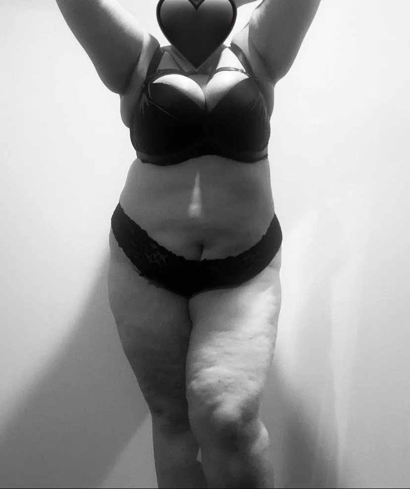 Something moody🖤 posted by hellina_hcup