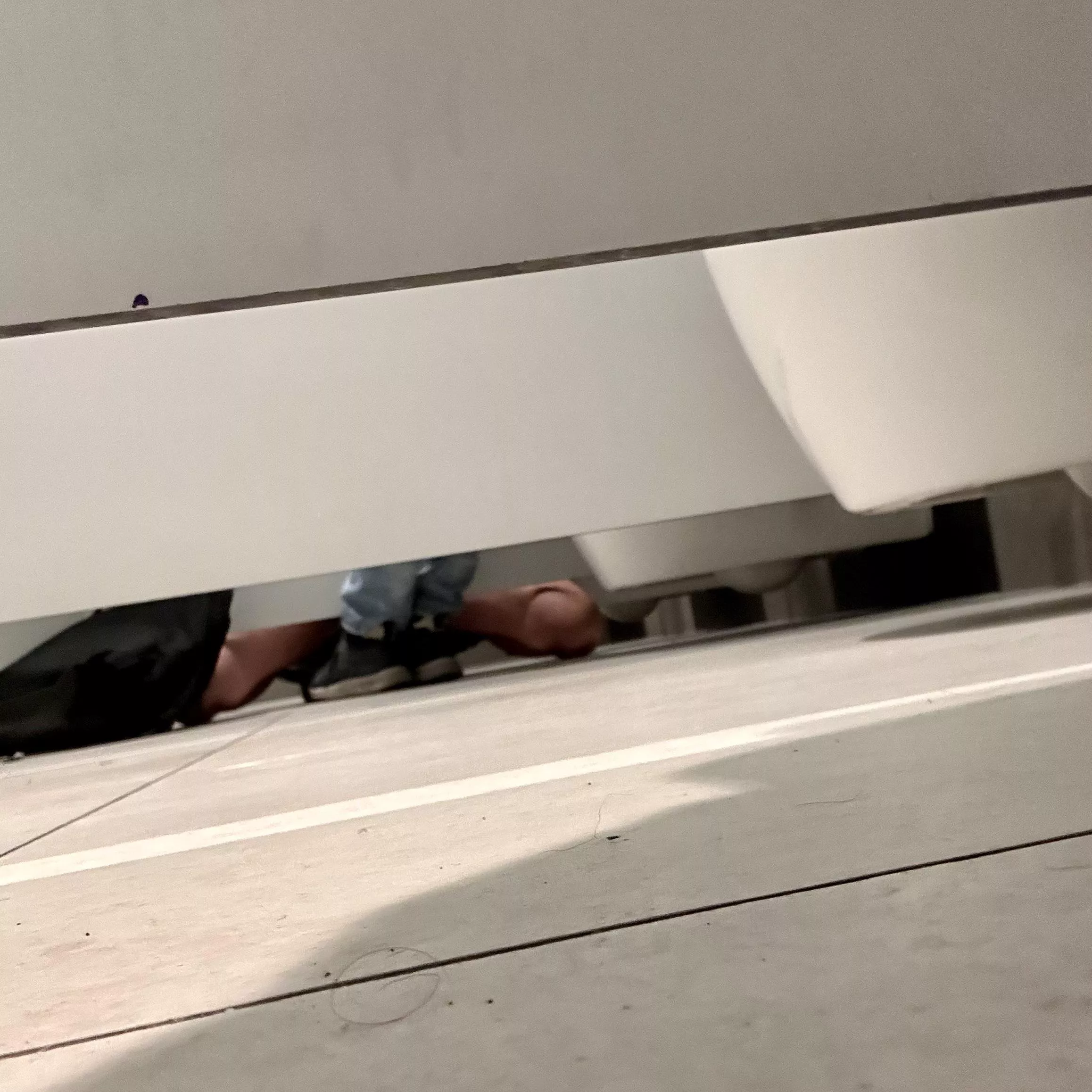 Today I caught an understall action at a mall posted by airtiegy