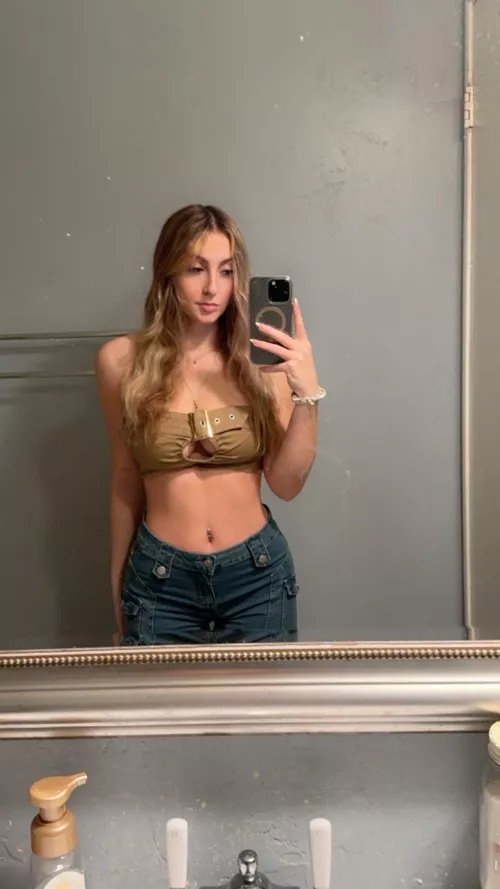 Top handling it fine by Andrea_Daniels