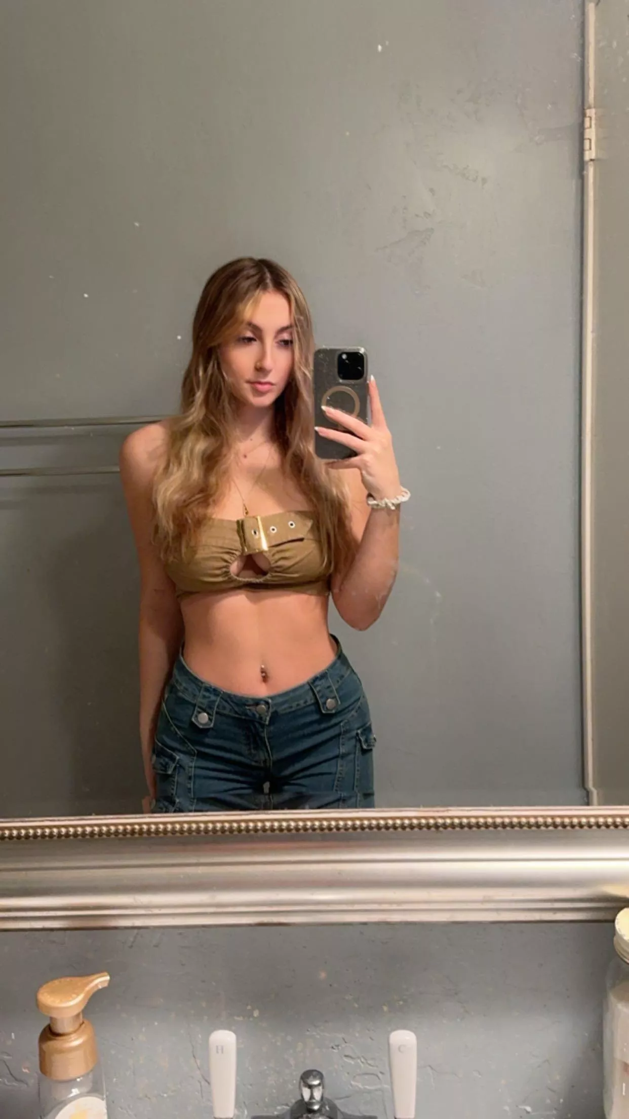 Top handling it fine posted by Andrea_Daniels