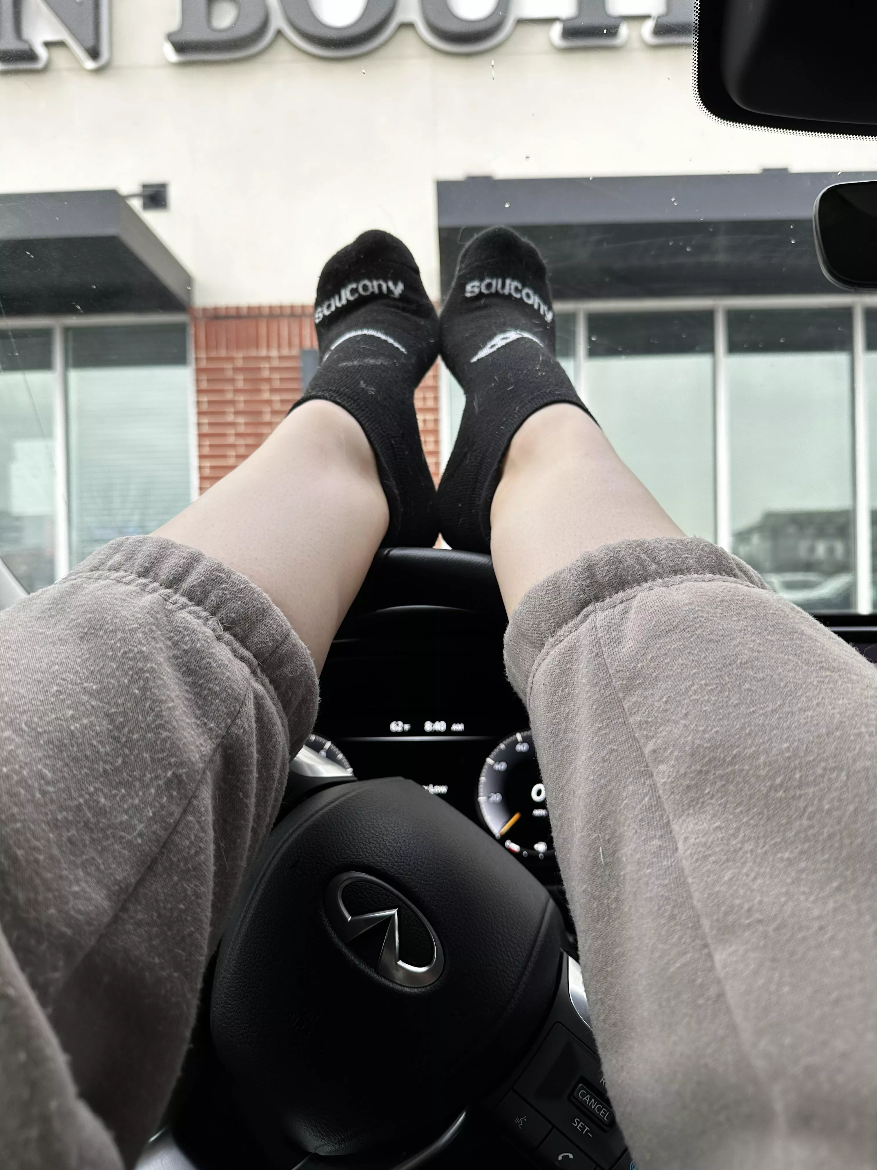 Waiting for my hair appointment. Keep me company? posted by KElewa2591