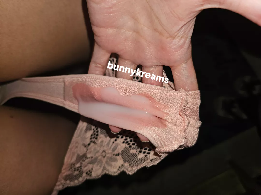 Want a sniff ? posted by bunnykreamss