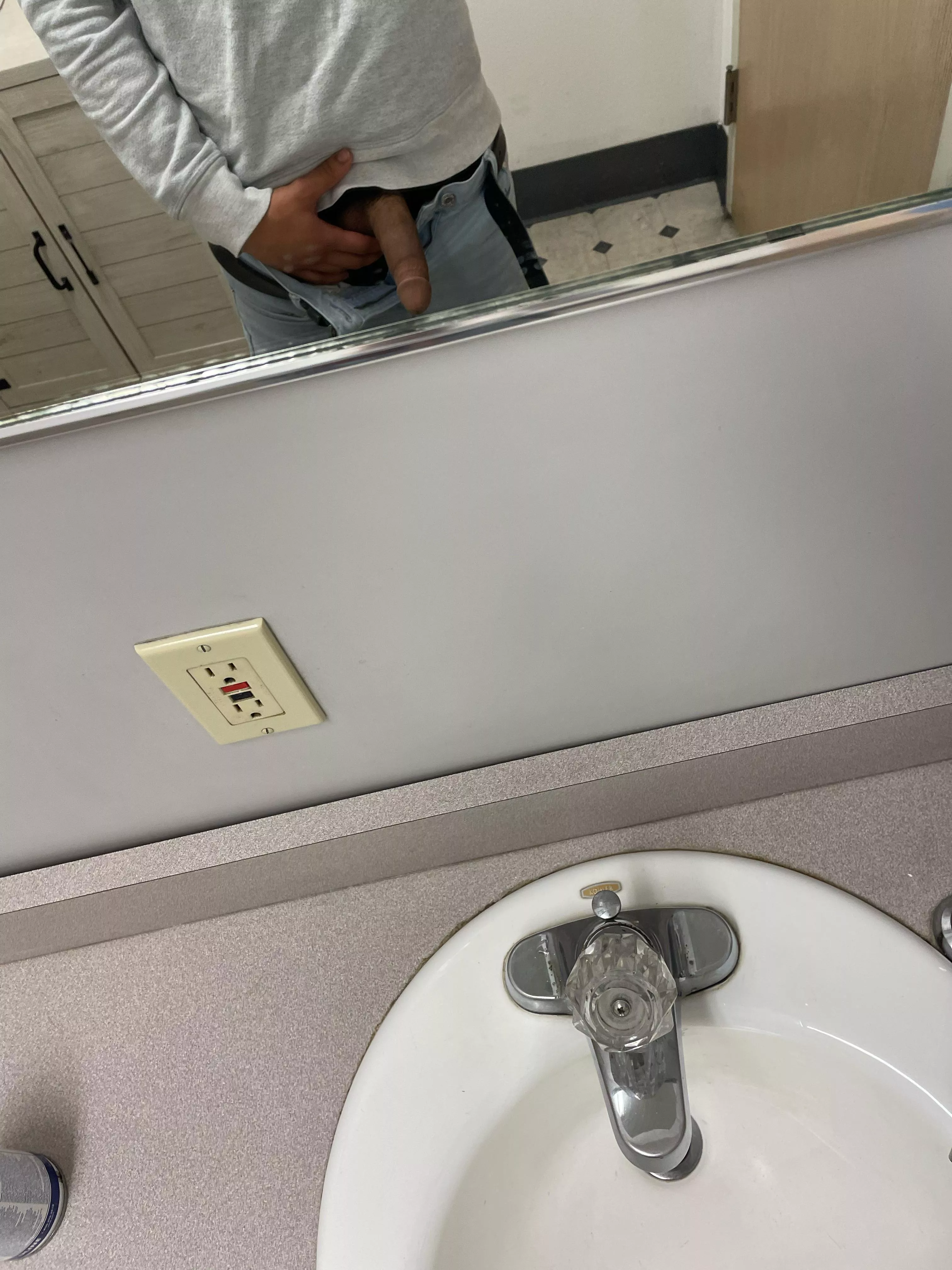 When u horny at work 😩 posted by Dazzling_Cream_1901