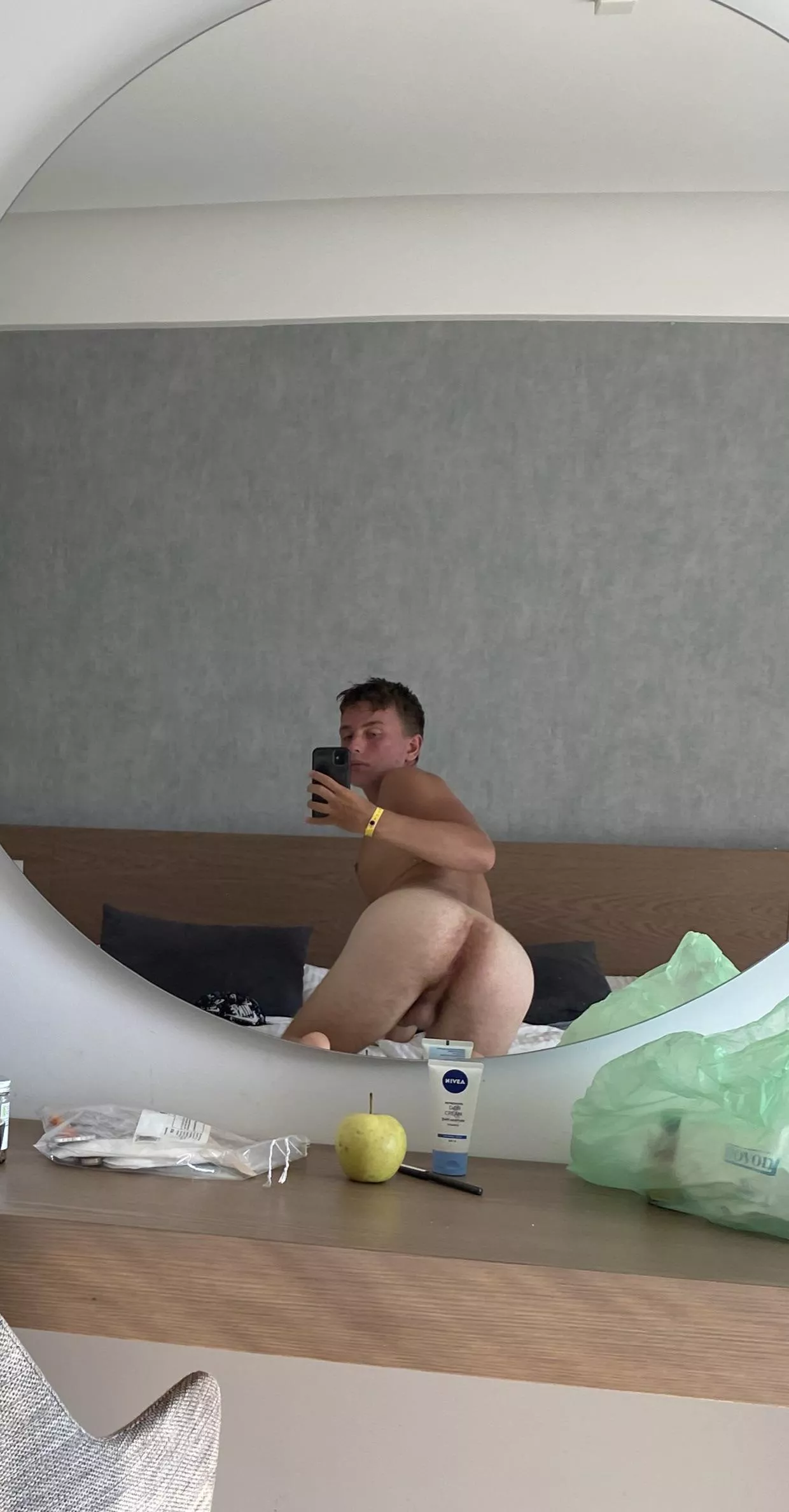 Who would breed this fresh 2006 pussy? 😍🤤 posted by BobcatAcceptable1567