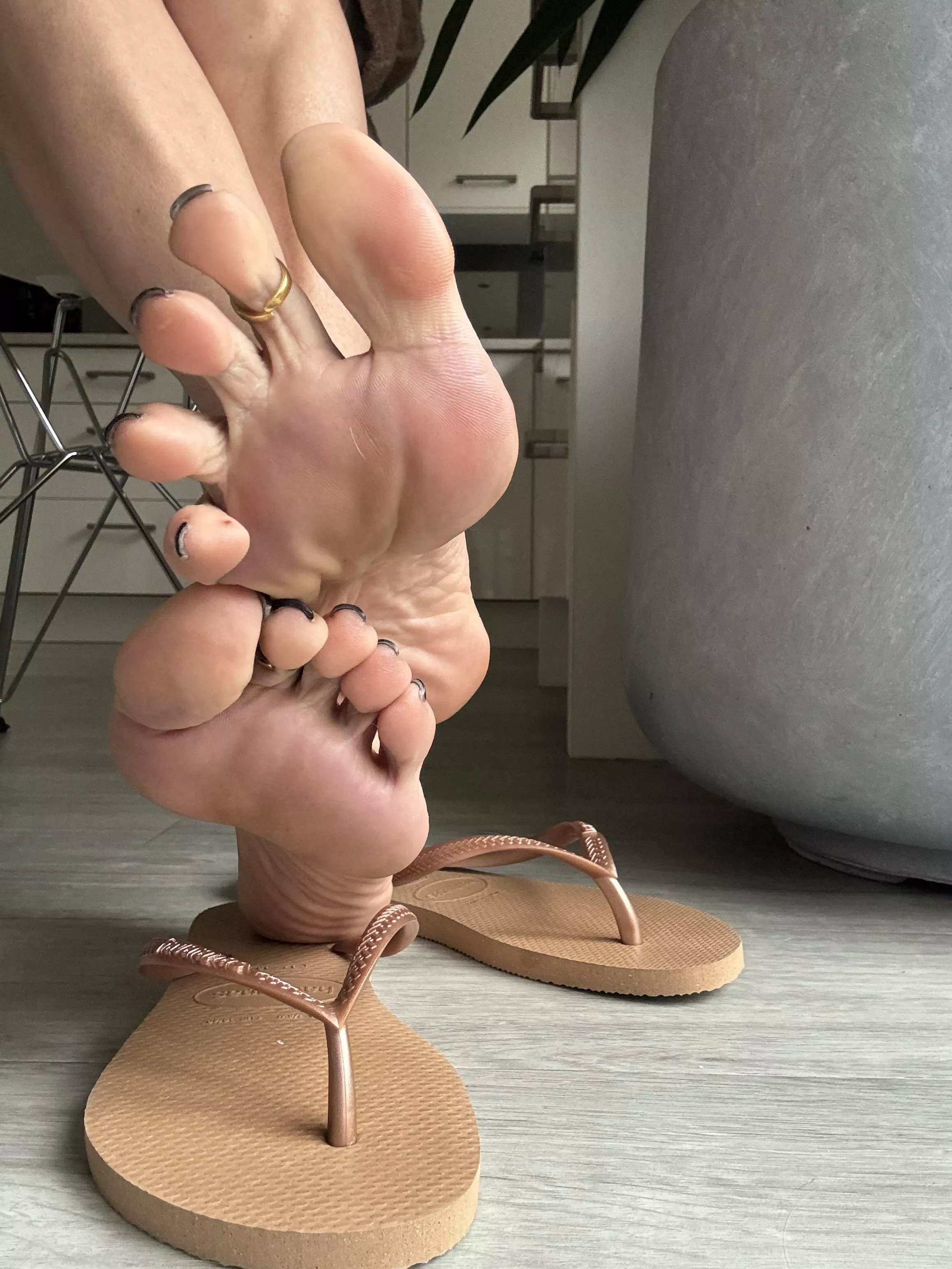 Would you like to get under my feet? posted by bornroyal_feet1