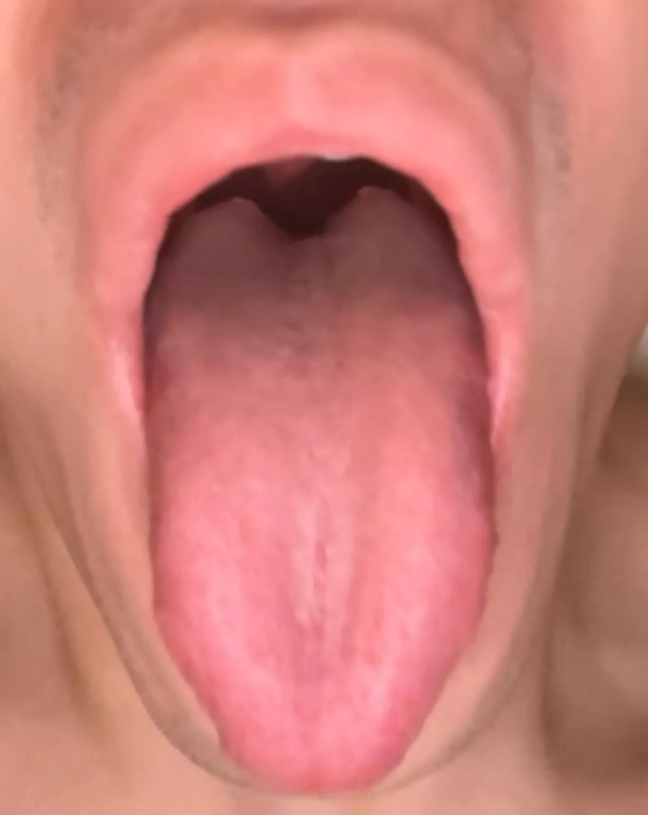 19 dm me if you’re into doing slutty ahegao face! :) posted by tongueboyjason