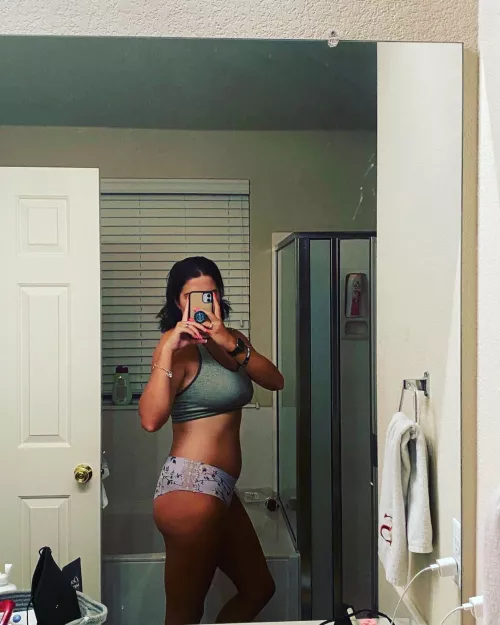 2 kids later and still horny by MilfEmilyWalters