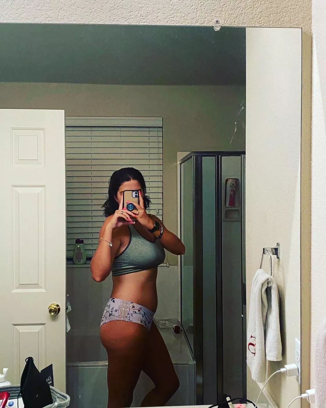 2 kids later and still horny posted by MilfEmilyWalters