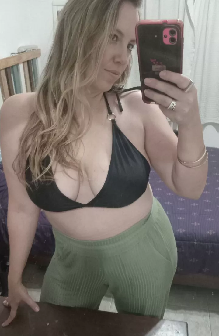 Always been so sexy and hot  posted by nicolenextdooor