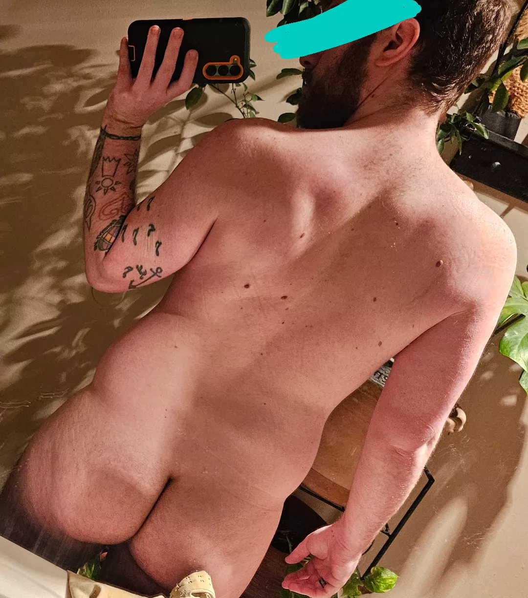 Any daddy's wanna give me a good spanking?  posted by Tyler93xxx