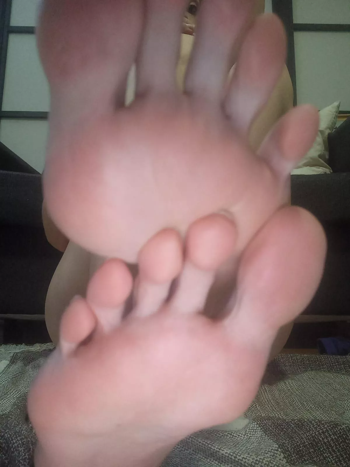 beautiful and giant soles posted by claritafeet