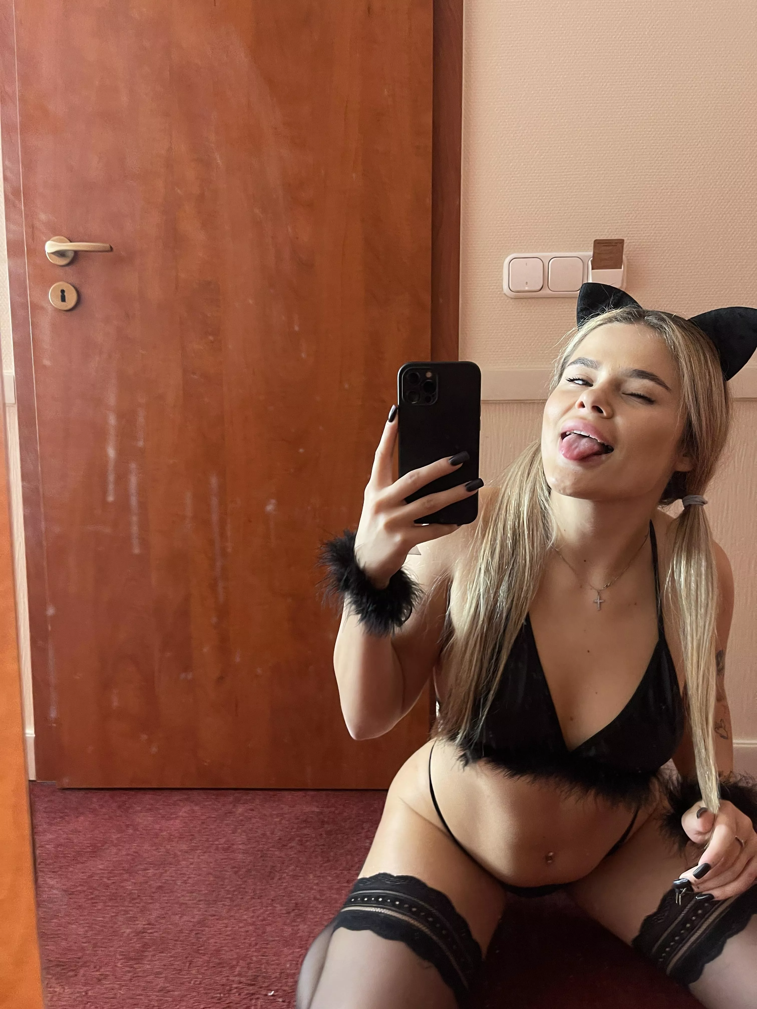 Cats aren't the only ones who like to lick balls posted by dismallythrone79