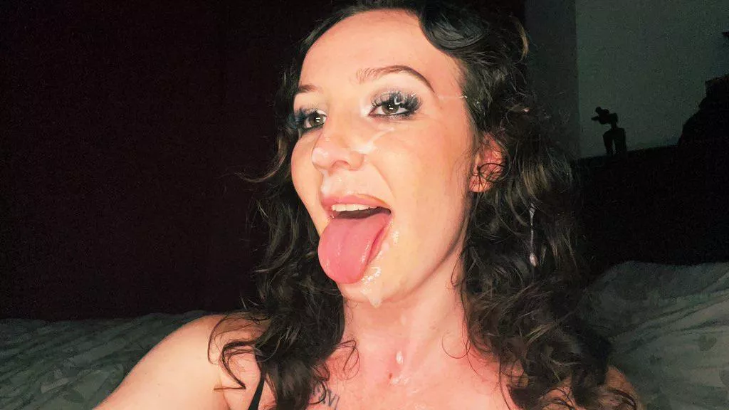 Do I look pretty?🥹 posted by effieuk