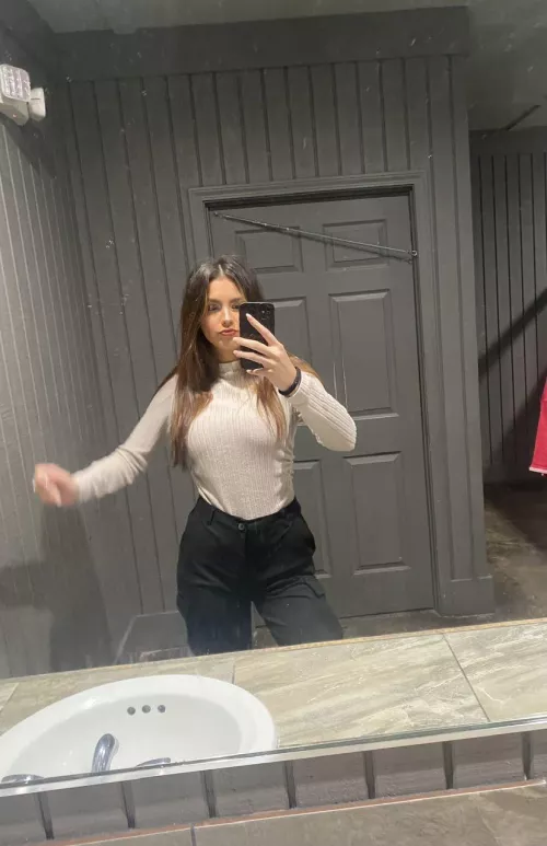 Drunk and busty by niminous