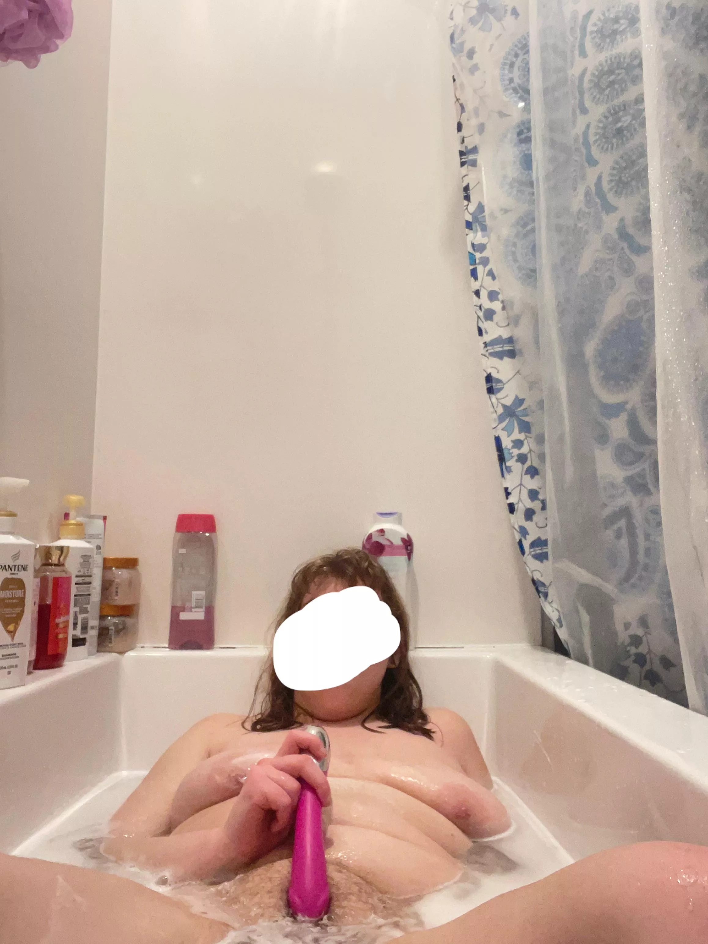 Having some fun in the bath. Who wants to help me? ❤️‍🔥🥵 posted by Octopussesgarden