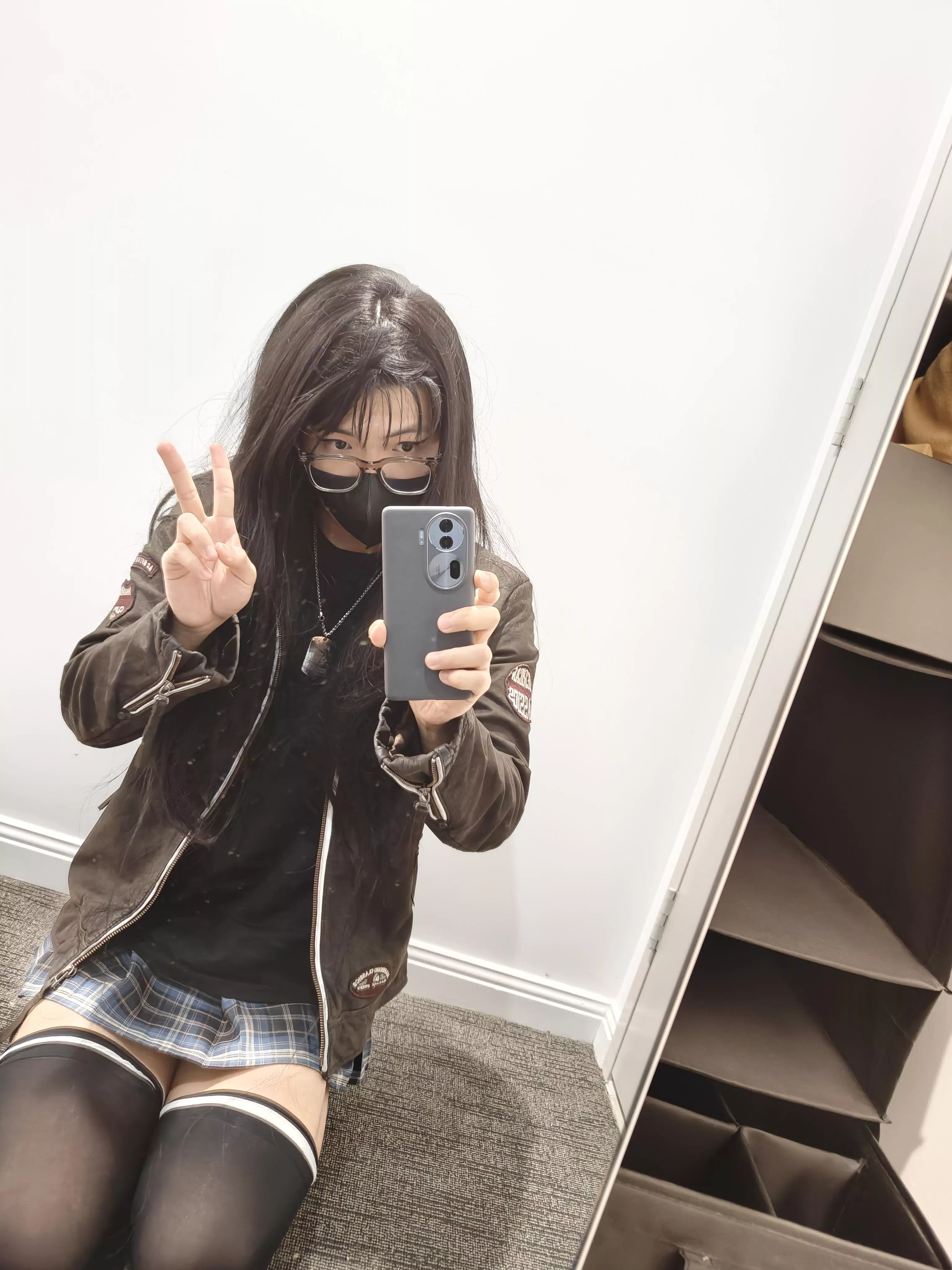 hoiii posted by Alexieeee111