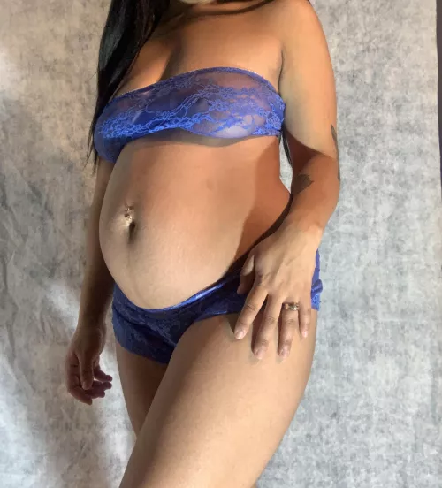 How do I look? by Dominiqueskye