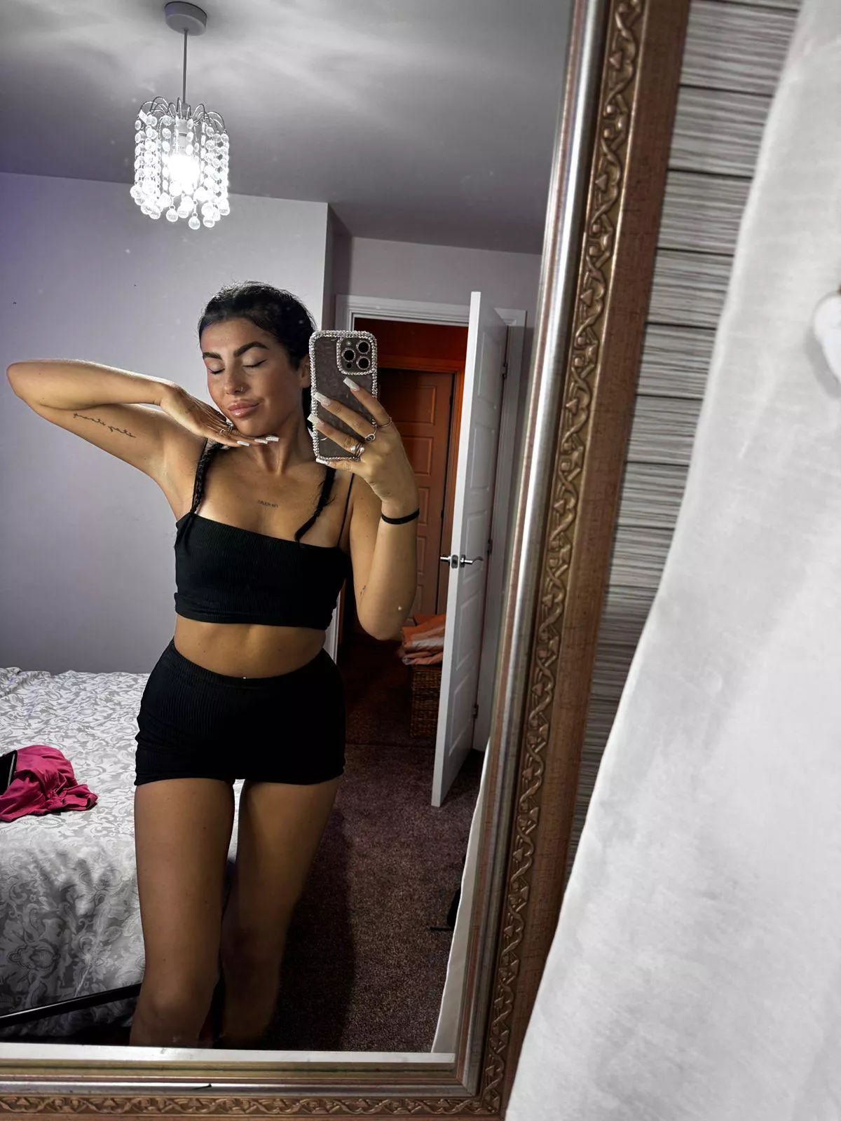 I think my black crop top is really cute posted by Novalee_Allen