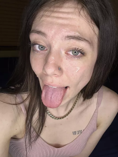I'm loving the cum on my face by OkGabage