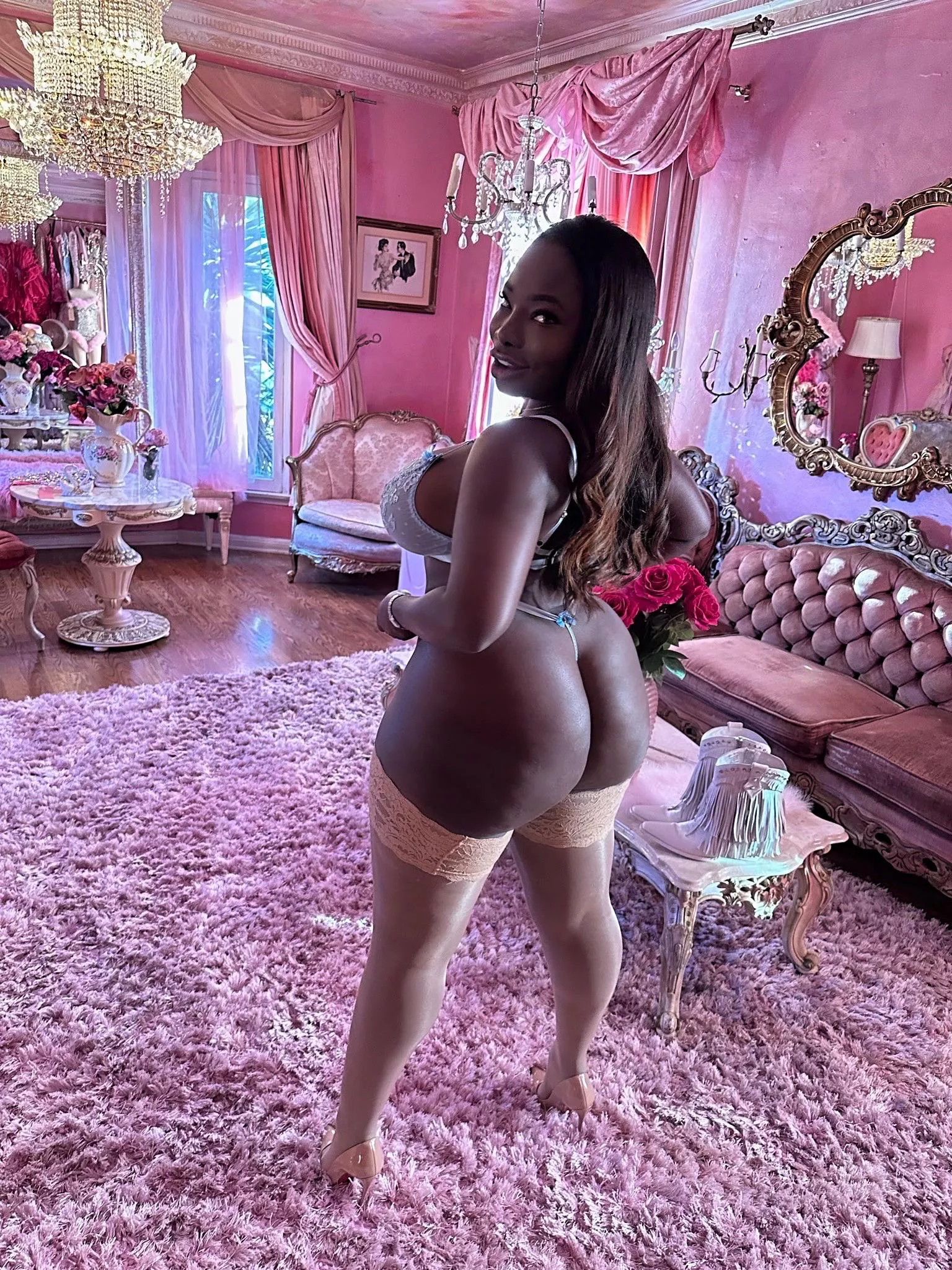 Isabelle Miller posted by BinishAwe