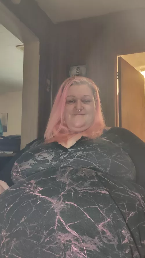 Just chilling and working tonight, who else is on the interwebs? by invisibleone82