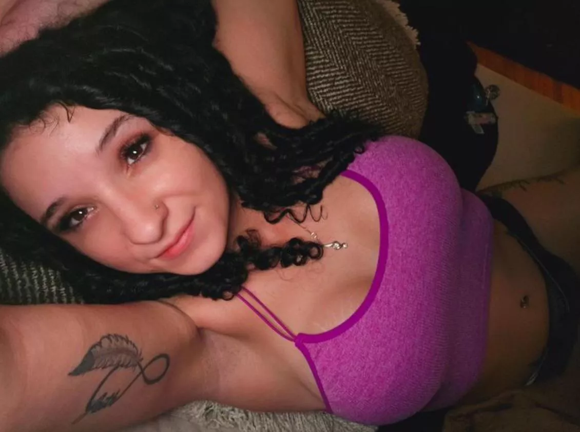 Just finished my work out, wanna chat? posted by CurlyHairedGodess