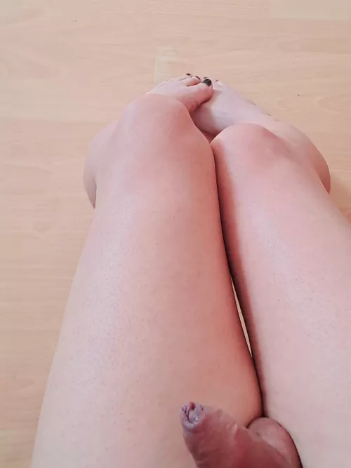 Just my small feet and toea by jjjd_23