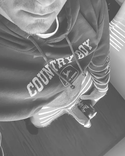 [m] 6’3”. Just hanging out this morning. by Highlife04