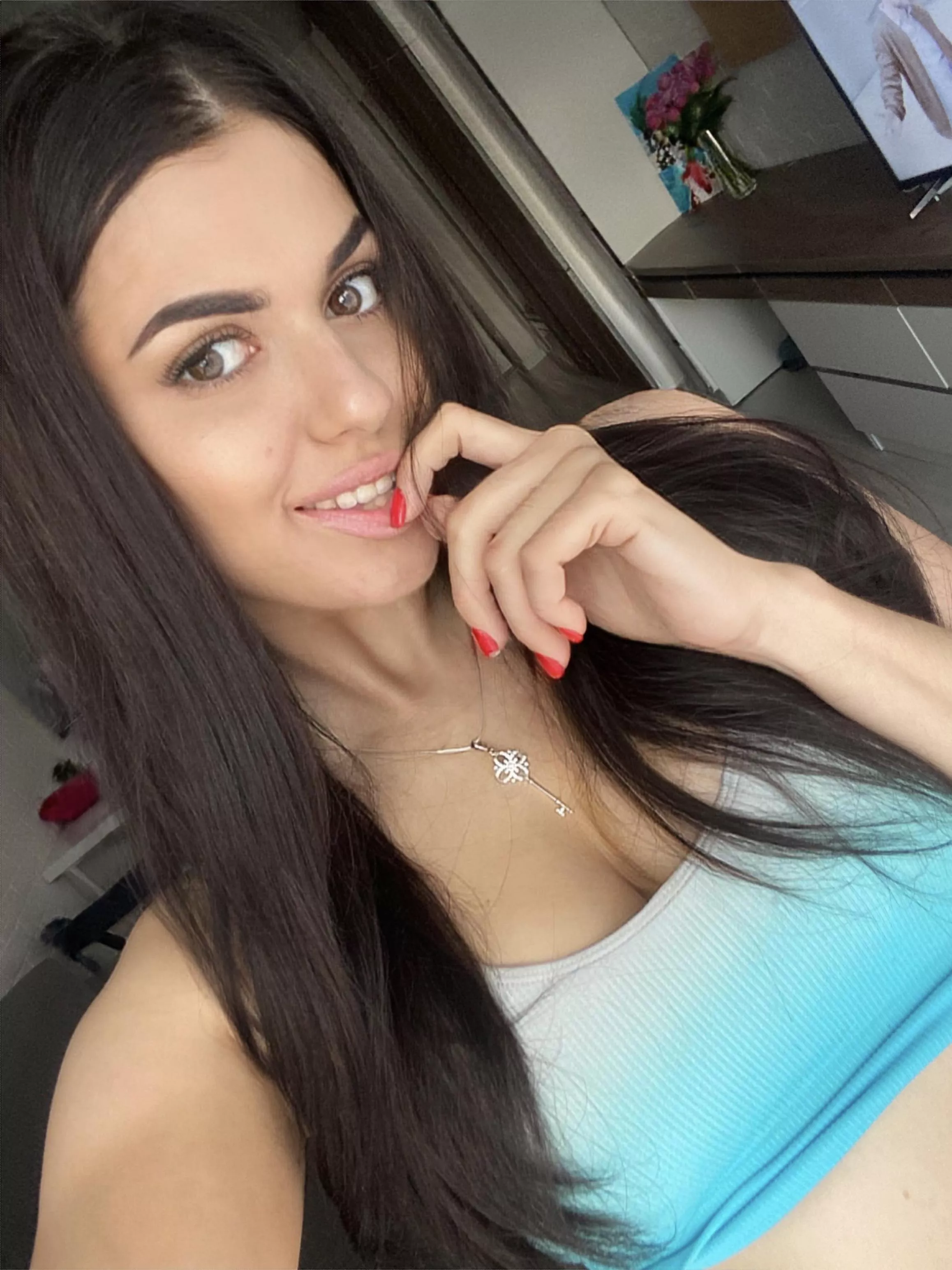 modest smile posted by miniestwardeb