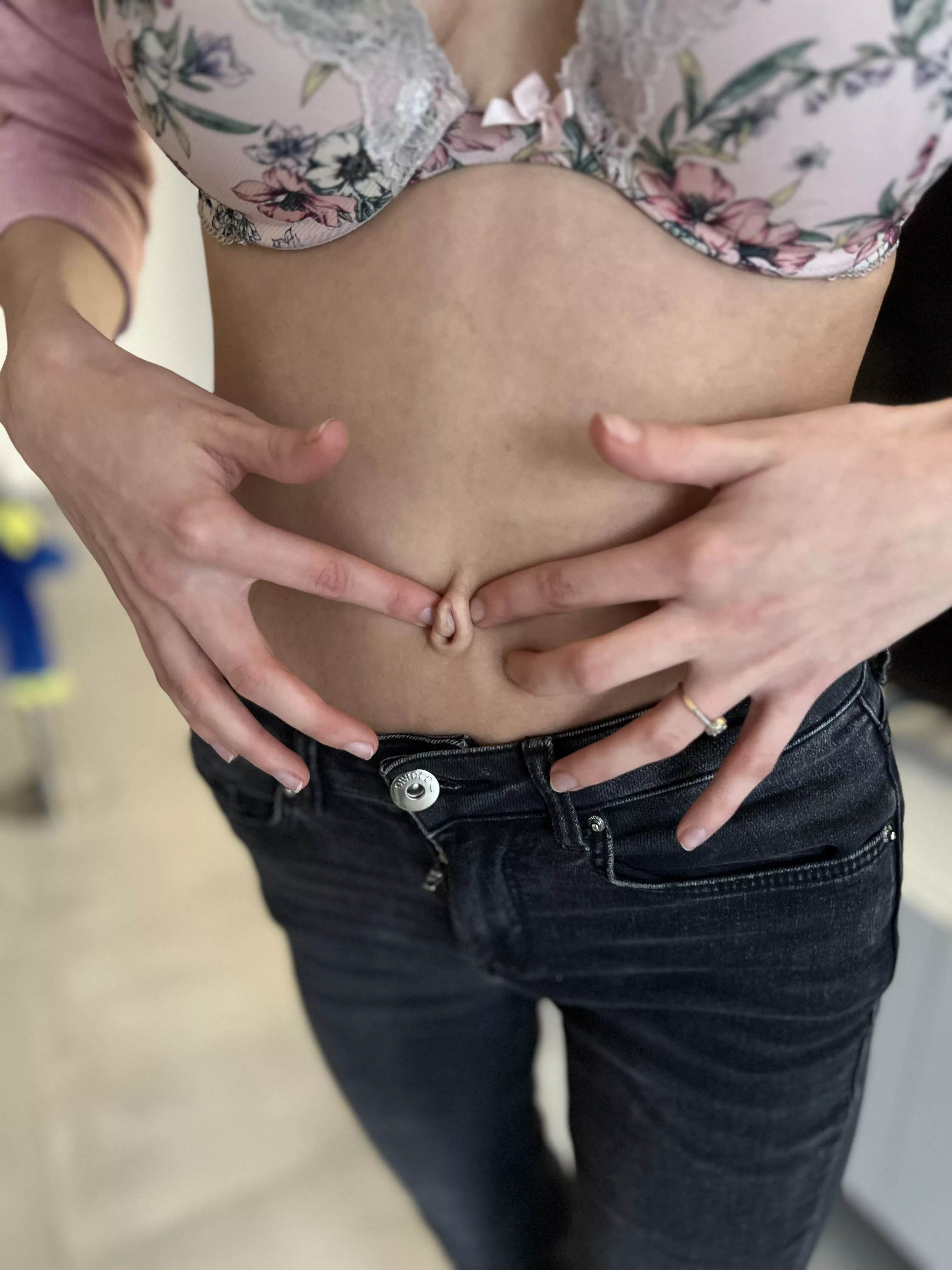 Please be a friend and help me here  posted by _ivannabelle