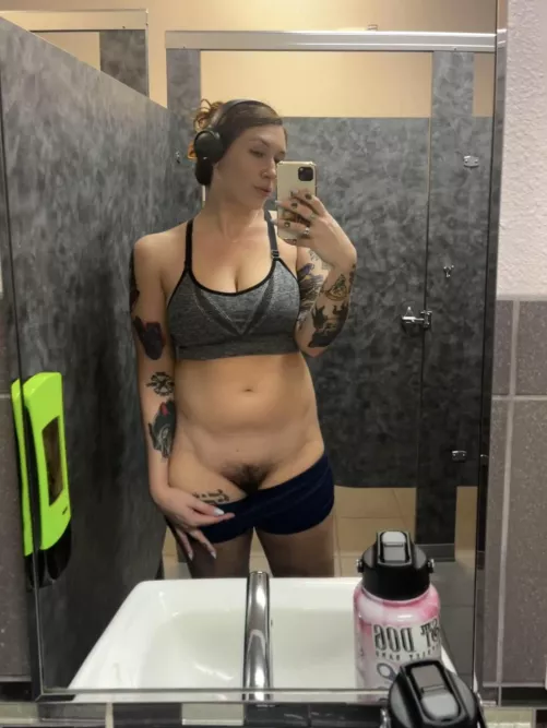 pulling out my bush in the gym bathroom hehe by xtinaterrestrial